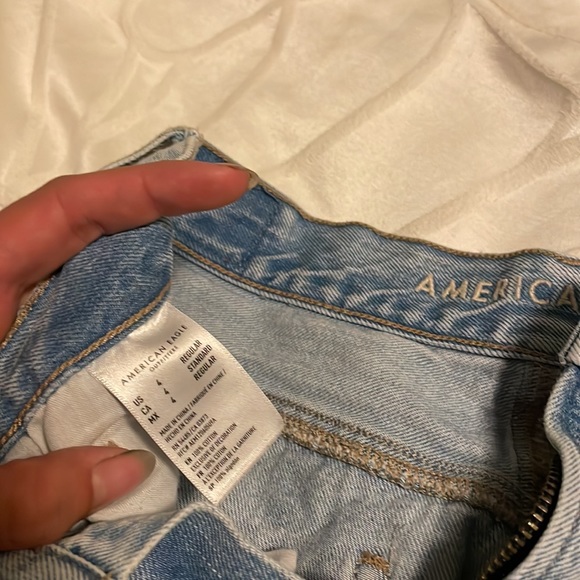 Mom jeans light washed size 4 - Picture 3 of 6